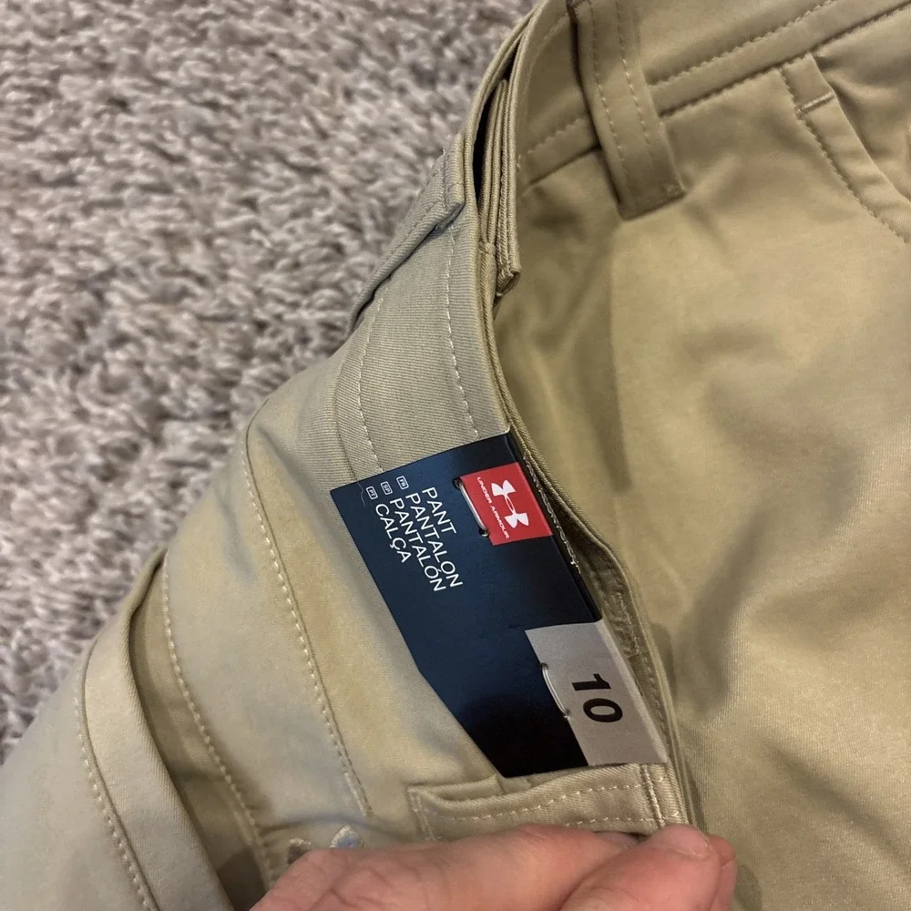 Under Armour Boys Khaki Pants Size 10 Stretch Athletic Uniform Golf Play $49.99